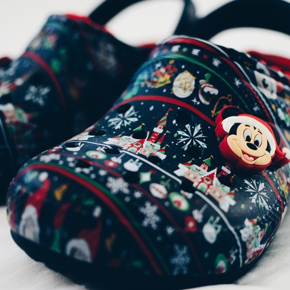 Disney Crocs - Picture 5 of 7